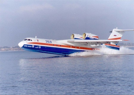 Thủy phi cơ Be-200