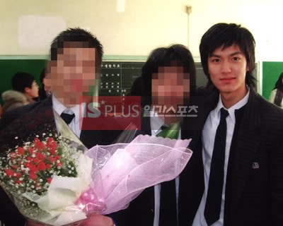 Gương mặt của Lee Min Ho năm 18 tuổi không có gì thay đổi nhiều, nhưng do thay đổi kiểu tóc nên nhìn anh khá "bụi". (Ảnh: 2sao) Xem thêm:Sao Hàn bỗng dưng từ "xinh gái" thành "đẹp giai"