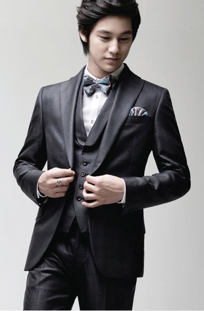 Kim Bum trong bộ vest sang trọng và lịch lãm.(Ảnh:BB) Xem thêm:Mỹ nam Lee Min Ho: hotboy từ thủa trong nôi
