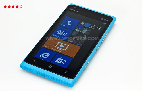 7. Nokia Lumia 900: Lumia 900 là chiếc điện thoại thông minh đầu tiên của Nokia “kết duyên” với hệ điều hành Windows Phone của Microsoft. Máy có thiết kế khá đẹp, và tích hợp mạng 4G LTE.