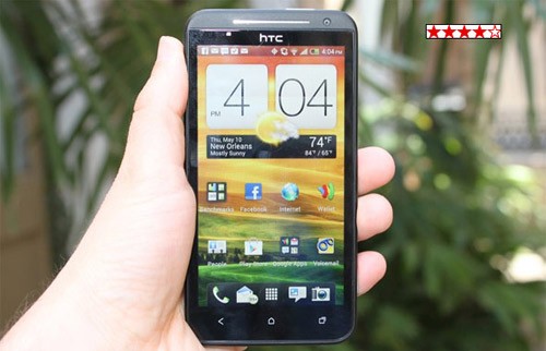 8. HTC EVO 4G LTE: HTC EVO 4G LTE gây ấn tượng với màn hình hiển thị tuyệt đẹp, máy ảnh siêu nhanh và truyền dữ liệu không giới hạn khiến nó trở thành sự lựa chọn hấp dẫn.