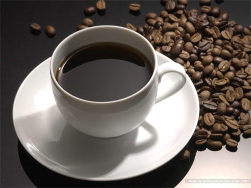 Cà phê làm mồ hôi tay ra càng nhiều.