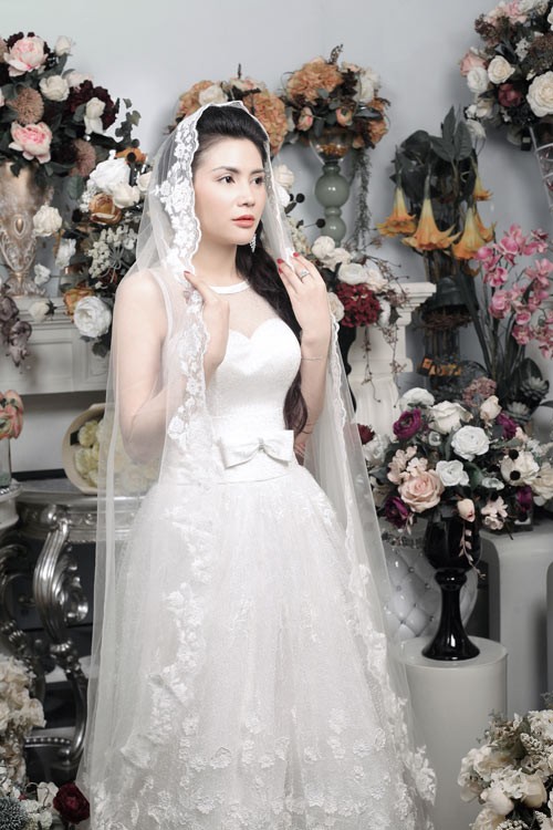 Những mẫu váy cưới trong bộ hình này có thiết kế rất hiện đại và sang trọng.
