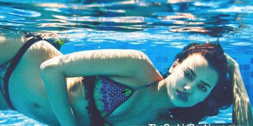 Irina Shayk khoe hình thể đẹp hút hồn dưới nước.