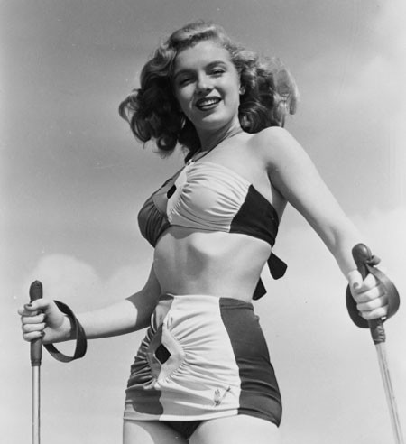 Norma Jeane Baker năm 1943.