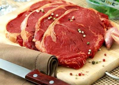 Thịt bò: Cũng giống như thịt lợn khi chế biến các món ăn từ thịt bò cần phải nấu chín kỹ, chứ không nên chín tái. Như vậy rất nguy hiển đối với sức khỏe.(Ảnh: ITN)