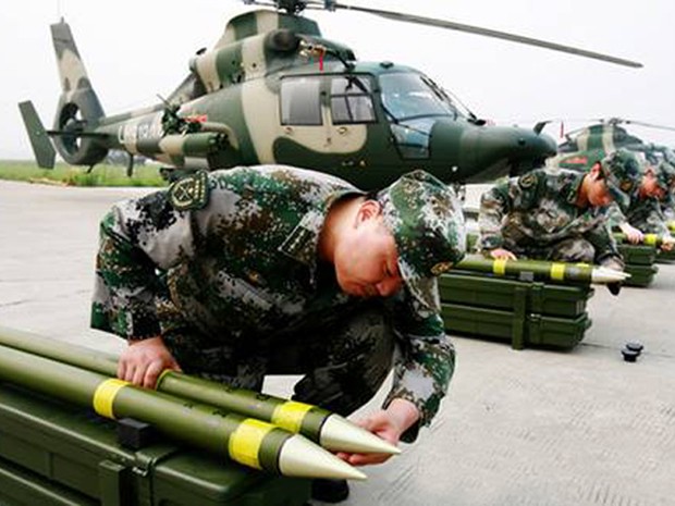 Một trung đoàn không quân của quân đội giải phóng nhân dân Trung Quốc tập luyện với vũ khí mới. Ảnh: China Military Online