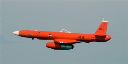 MQM-107E, một máy bay không người lái đang bay tại căn cứ Không quân Tyndall ở Tyndall, Florid. Nó có nhiệm vụ đánh giá hệ thống vũ khí, làm mục tiêu trong tập bắn.
