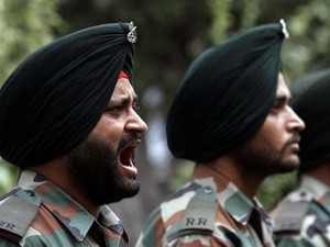 Sĩ quan quân đội Ấn Độ tại một buổi lễ (Ảnh: AP)
