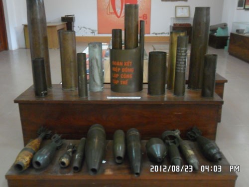 Bộ sưu tập vỏ đạn và đạn pháo trong Bảo tàng Pháo binh Việt Nam.