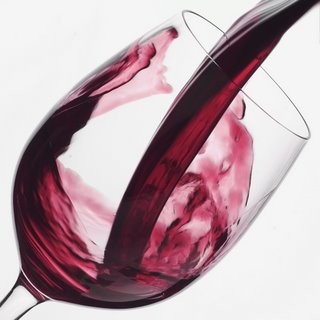 Rượu vang: Thời điểm nên uống: Khi ăn tối Hãy thưởng thức 1 cốc rượu vang! Piceatannol, một hợp chất mà cơ thể tiết ra khi bạn uống rượu vang, có thể làm chậm sự tăng trưởng của tế bào mỡ.