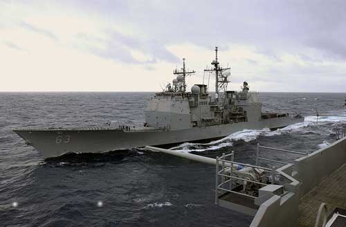 Tuần dương hạm lớp Ticonderoga USS Cowpens (CG-63).