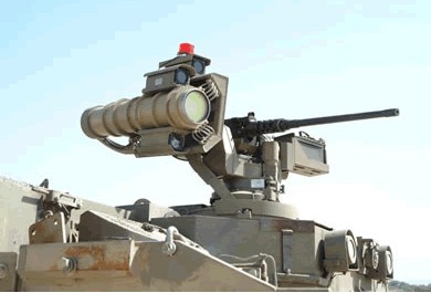 Hệ thống vũ khí la-de nặng 850kg lắp trên xe quân sự của I-xra-en có thể phá hủy bom, mìn tự tạo và vật liệu nổ ven đường. Ảnh tư liệu.