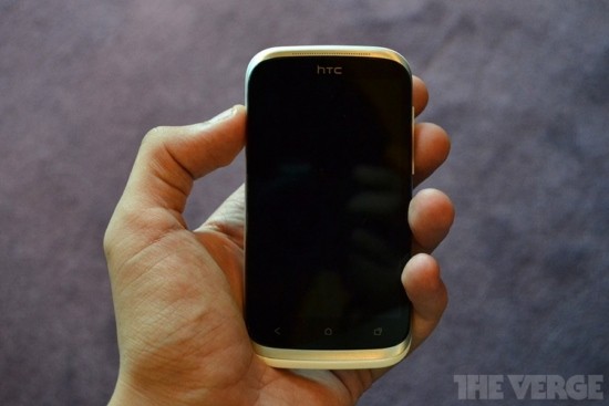 Cận cảnh HTC Desire X cấu hình ngon, giá thấp.