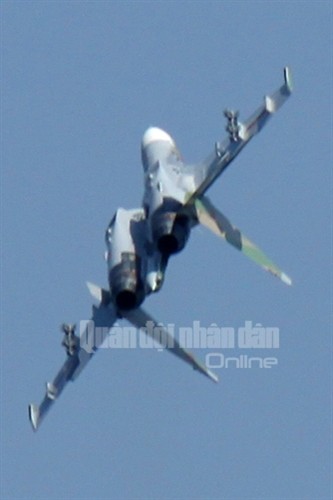 Một động tác kỹ thuật phức tạp trên máy bay Su-30.