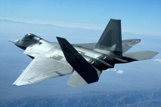 Siêu tiềm kích F-22 của quân đội Mỹ sẽ được trang bị GBU-39. (Ảnh: Internet)