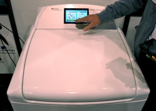 Máy giặt, máy sấy Touch Revolution: Mặc dù ý tưởng này khá kỳ quặc nhưng nó từng được giới chuyên môn đánh giá cao. Chắc hẳn bạn cũng muốn dùng thử một chiếc máy giặt hoặc máy sấy sử dụng hệ điều hành Android thời thượng chứ nhỉ?