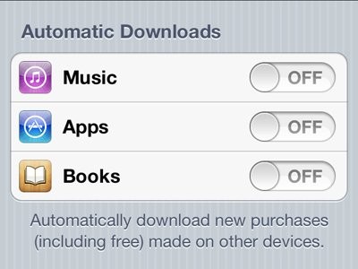 Tự động download ứng dụng mới trực tiếp trên iPhone: Một tính năng hữu ích cho những ai sở hữu cùng lúc nhiều thiết bị của Apple. Bạn có thể cài đặt để các ứng dụng và nhạc số có thể tự động download về tất cả các thiết bị đó. Chọn Setting, kéo xuống giữa trang chọn Store, sau đó chuyển chế độ ON/OFF tại mục Automatic Download đối với Nhạc số, ứng dụng hay Ebook tùy theo sở thích của bạn.