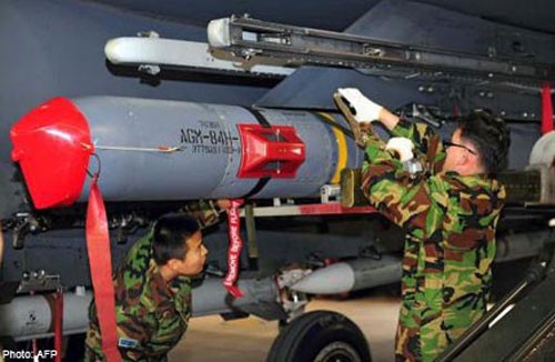Tên lửa JASSM của Mỹ mà Hàn Quốc muốn đặt mua - Ảnh: AFP