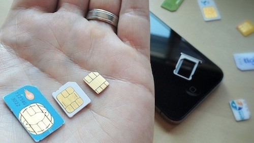 iPhone 5 dùng nano-Sim, kích thước nhỏ hơn 44% so với micro-Sim, không tương thích với các loại sim hiện tại do nhà mạng Việt Nam phát hành.