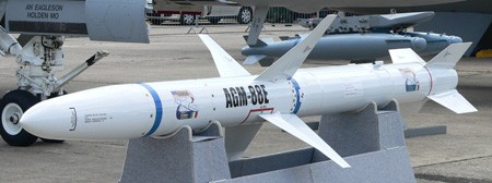 Tên lửa chống radar cao tốc AGM-88 HARM.