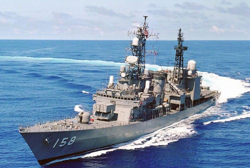Khu trục hạm lớp Asagiri (8 tàu) có lượng giãn nước 4.900 tấn, dài 137m. Tàu trang bị các loại vũ khí: tên lửa hành trình đối hạm RGM-84, tên lửa đối không tầm trung RIM-7, tên lửa chống ngầm RUM-139, ngư lôi và pháo hạm.