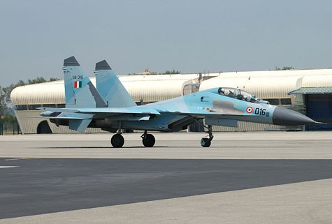 Tiềm kích Su-30K.