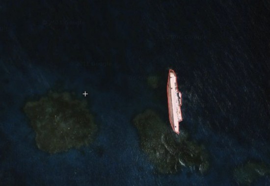 Tàu chìm Jassim: Vào năm 2003, tàu chở hàng Jassim mang quốc tịch Bolivia đâm vào rặng đá ngầm Wingate thuộc bờ biển Sudan. Dù không được hiển thị trên Google Earth, tuy nhiên hình ảnh chiếc tàu chìm vẫn xuất hiện trên Google Maps và trở thành một trong số những bức hình được tìm kiếm nhiều nhất trên ứng dụng này.
