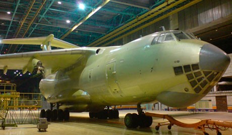 Cận cảnh máy bay vận tải quân sự Il-476.