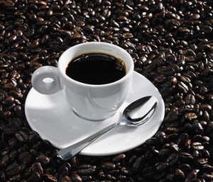 Nên tránh: Không nên uống quá nhiều cà phê, chỉ 2 - 4 ly nhỏ một ngày là đã đủ để phát huy tác dụng của nó rồi. Nếu uống nhiều, có thể bạn sẽ phải đối mặt với sự khó chịu, mất ngủ và thậm chí là tăng lượng đường trong máu...