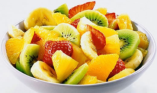 Vì trong hoa quả ngoài các chất dinh dưỡng còn có các loại đường: đường quả, đường glucosa, đường mía… Nếu ăn nhiều, các chất đó tăng lên sẽ gây nhiều mỡ trong máu và béo, không có lợi cho người bệnh.