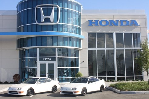 8. Honda: Giá trị thương hiệu giảm: 11%; giá trị hiện tại: 17,3 tỷ USD (xếp thứ 21); công ty mẹ: Honda Motor; doanh thu thay đổi trong 1 năm: 4,6%; lĩnh vực: Ôtô.