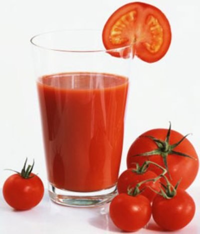 1. Ăn cà chua trước bữa ăn: Cà chua nên ăn sau bữa ăn. Như vậy mới có thể giảm đáng kể lượng axit trong dịch vị dạ dày. Nếu ăn cà chua trước bữa ăn sẽ làm tăng áp lực trong dạ dày, dẫn tới sự giãn nở dạ dày, gây ra các triệu chứng như đau bụng, dạ dày khó chịu…