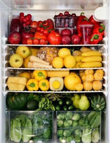 Các loại rau: Cà rốt, bí đỏ, dưa, hành... có thể lưu trữ ở nhiệt độ phòng. Dưa chuột, ớt xanh để trong tủ lạnh một thời gian dài sẽ có xu hướng bị mềm và thối.