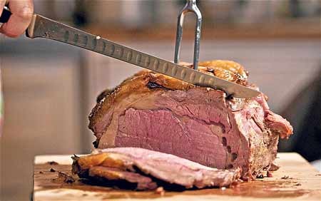 Theo chuyên gia, bạn có thể thỉnh thoảng thưởng thức với thịt bò hoặc thịt lợn chứ không nên ăn thịt gà tây hoặc thịt cừu thì bạn chỉ nên ăn sườn cừu.