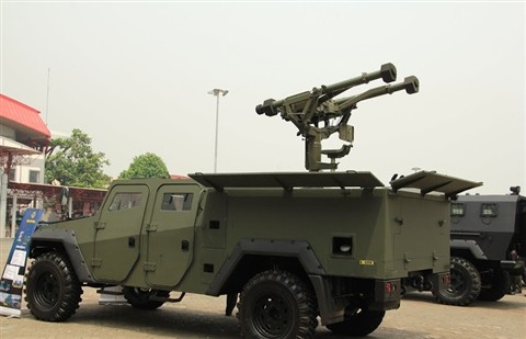Hệ thống vũ khí phòng không Mistral đặt trên xe cơ động của Pháp.