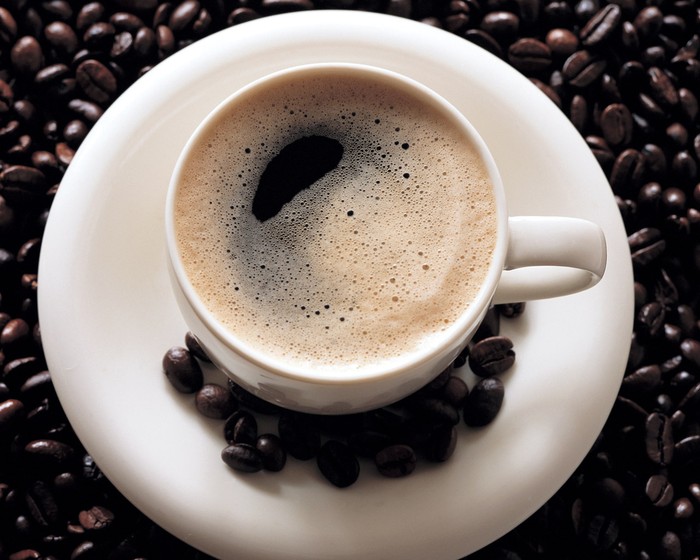 Ngoài ra những người uống cà phê hàng ngày, xác suất mắc bệnh tiểu đường, sỏi mật, ung thư đại trực tràng, Parkinson cũng thấp hơn. Các nhà nghiên cứu chỉ ra rằng, uống cà phê có thể cải thiện sự phân hủy glucose trong cơ thể, có tác dụng chống viêm và chống oxy hóa, những điều này có thể ngăn chặn sự phát triển ung thư.