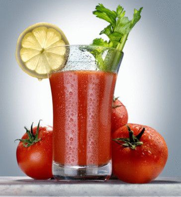 Ngoài ra, trong nước ép cà chua còn có những nguồn khác của chất chống oxy hóa như vitamin C, axit béo omega 3... rất có lợi cho cơ thể.