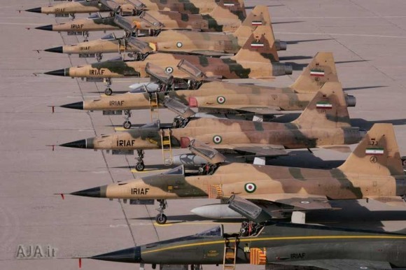 Các máy bay chiến đấu của lực lượng không quân Iran.