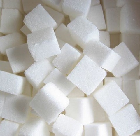 Đường: Hầu như bất kì bác sĩ hay chuyên gia dinh dưỡng nào cũng khuyên chúng ta nên hạn chế nạp đường vào cơ thể, nhất là các loại chất ngọt thay thế đường lại càng nguy hại hơn.
