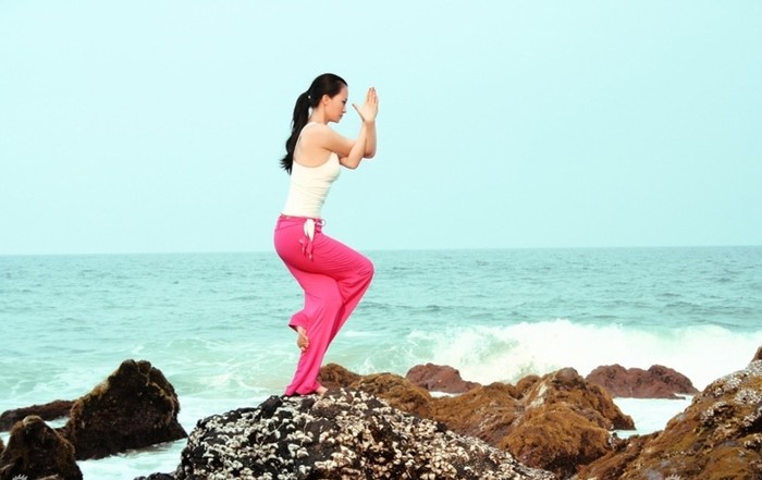 Luyện tập Yoga - giảm 56% đau lưng : Nghiên cứu của ĐH West Virginia cho thấy, những người bị đau lưng ở mức độ nhẹ hoặc vừa, mỗi tuần tập 2 lần Yoga, mỗi lần khoảng 90 phút sẽ giúp giảm đau lưng tới 56%, giảm căng thẳng tới 60%.