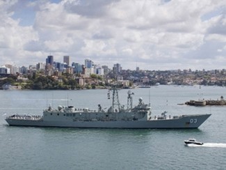 Tàu hải quân HMAS Sydney của Hải Quân Úc từng tới Việt Nam.