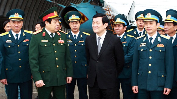 Chủ tịch nước Trương Tấn Sang thăm Trung đoàn Không quân 921 (Đoàn Sao Đỏ)