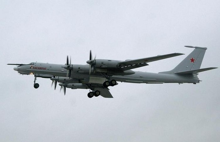 Máy bay do thám Tu-142M của Nga