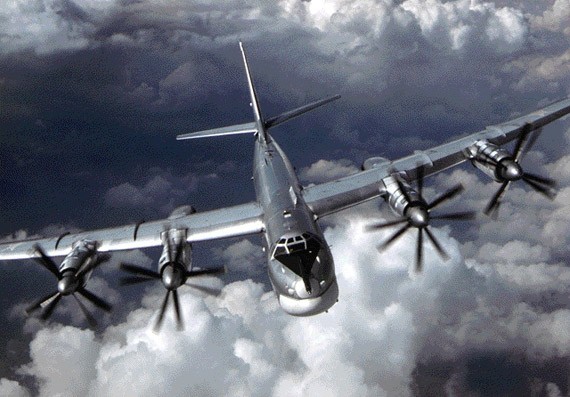 Máy bay ném bom chiến lược tầm xa của không quân Nga