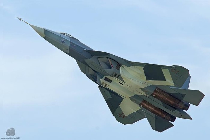 Mỹ-Nga cạnh tranh trên thị trường vũ khí Trung Đông. Trong hình là máy bay chiến đấu thế hệ thứ năm T-50 PAK-FA do Nga-Ấn hợp tác sản xuất