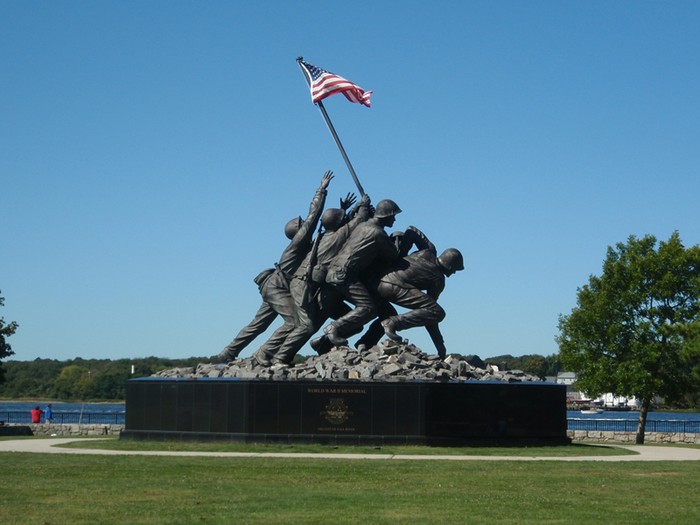 Trong lịch sử, chiến dịch Iwo Jima là chiến dịch gian khổ nhất và thảm khốc nhất của lực lượng lính thủy đánh bộ Mỹ