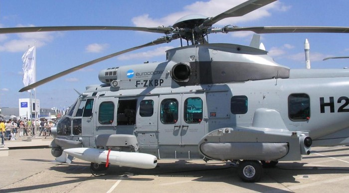 Máy bay trực thăng EC-725 Cougar