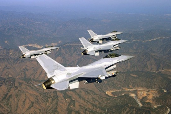 Biên đội máy bay chiến đấu KF-16 của Không quân Hàn Quốc
