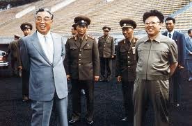 Trước đây, Kim Jong-il tiếp nhận quyền lực từ người cha Kim Il Sung phải trải nghiệm một quá trình tương đối dài